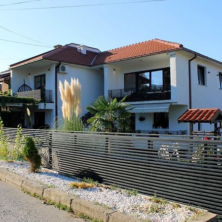 Belov Rooms And Apartments Demir Kapija Eksteriør bilde