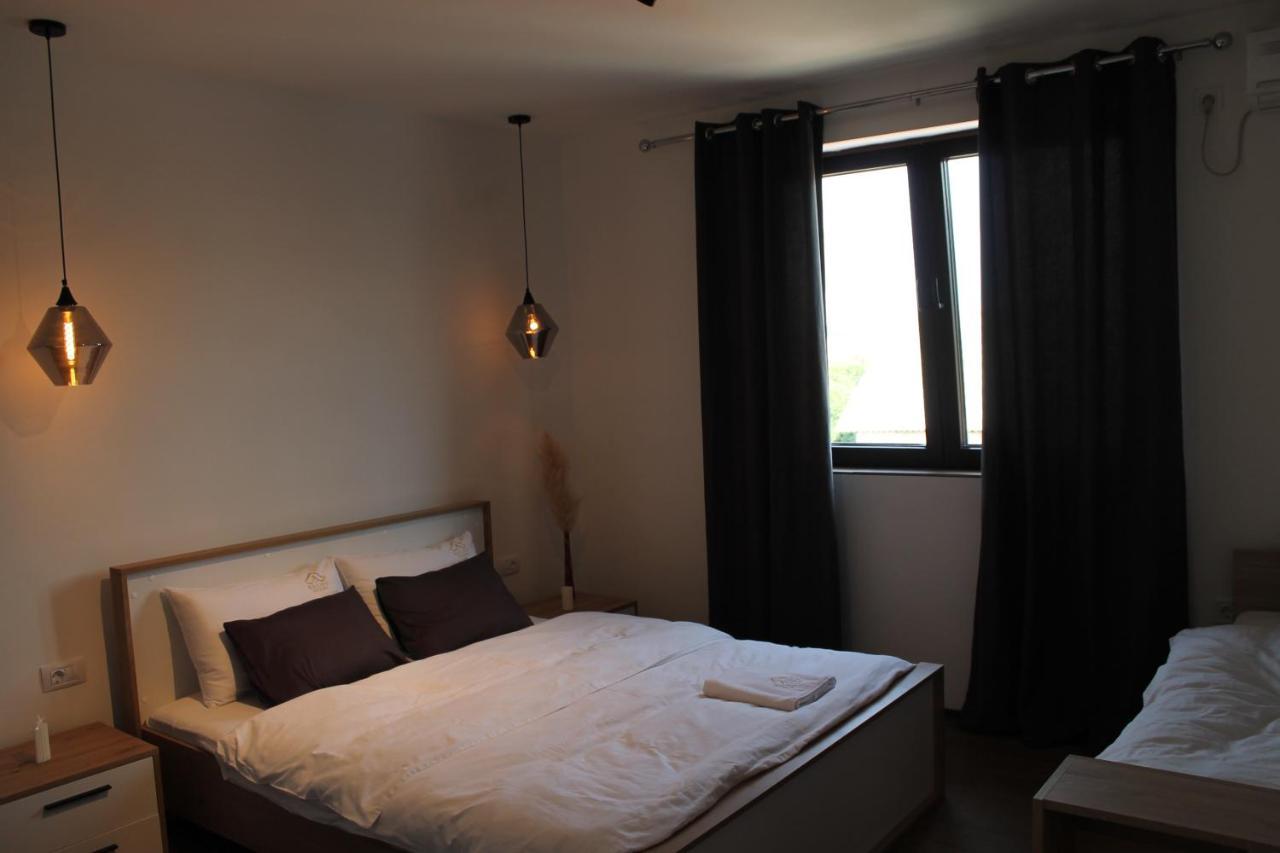 Belov Rooms And Apartments Demir Kapija Eksteriør bilde