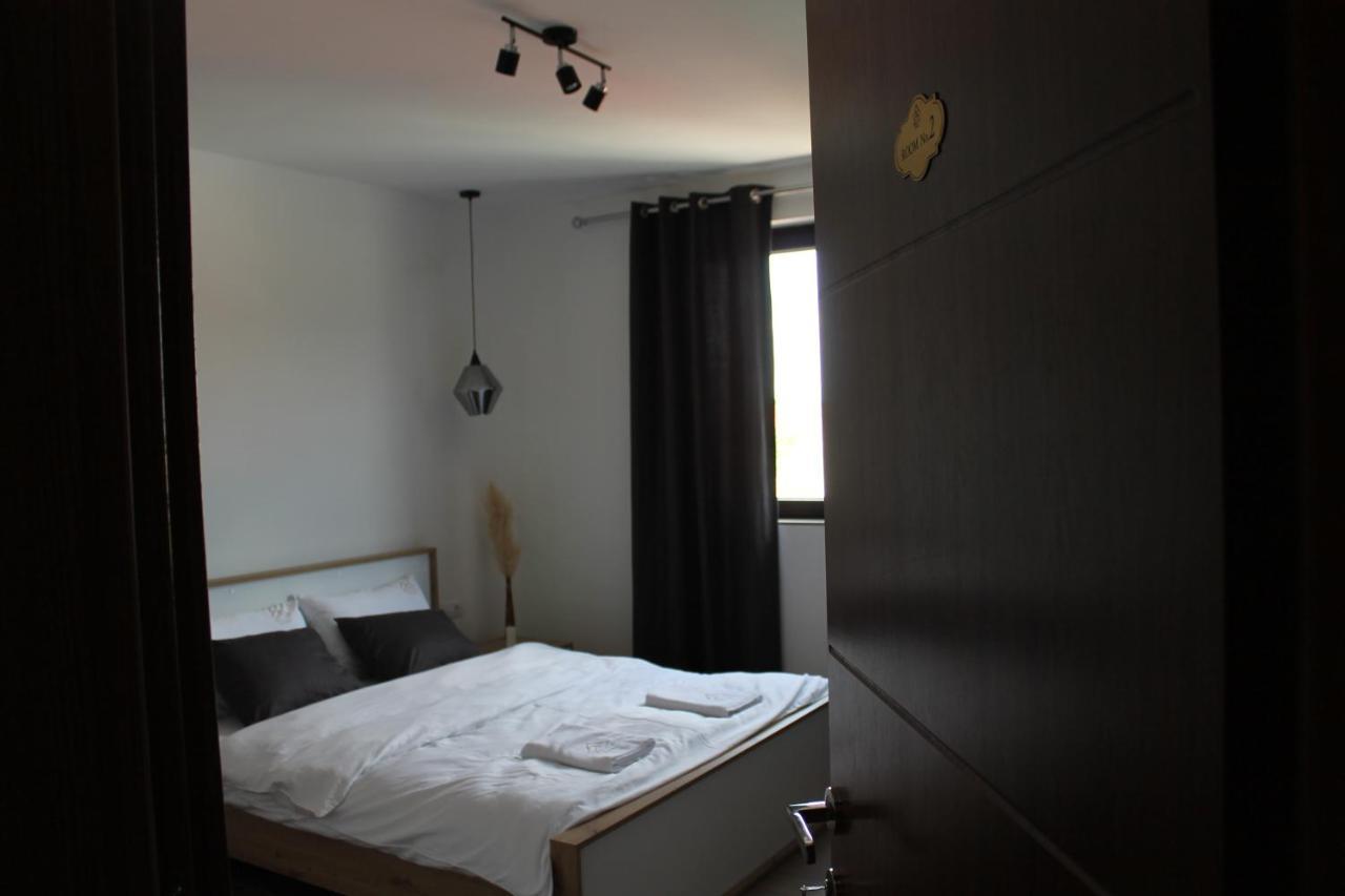 Belov Rooms And Apartments Demir Kapija Eksteriør bilde